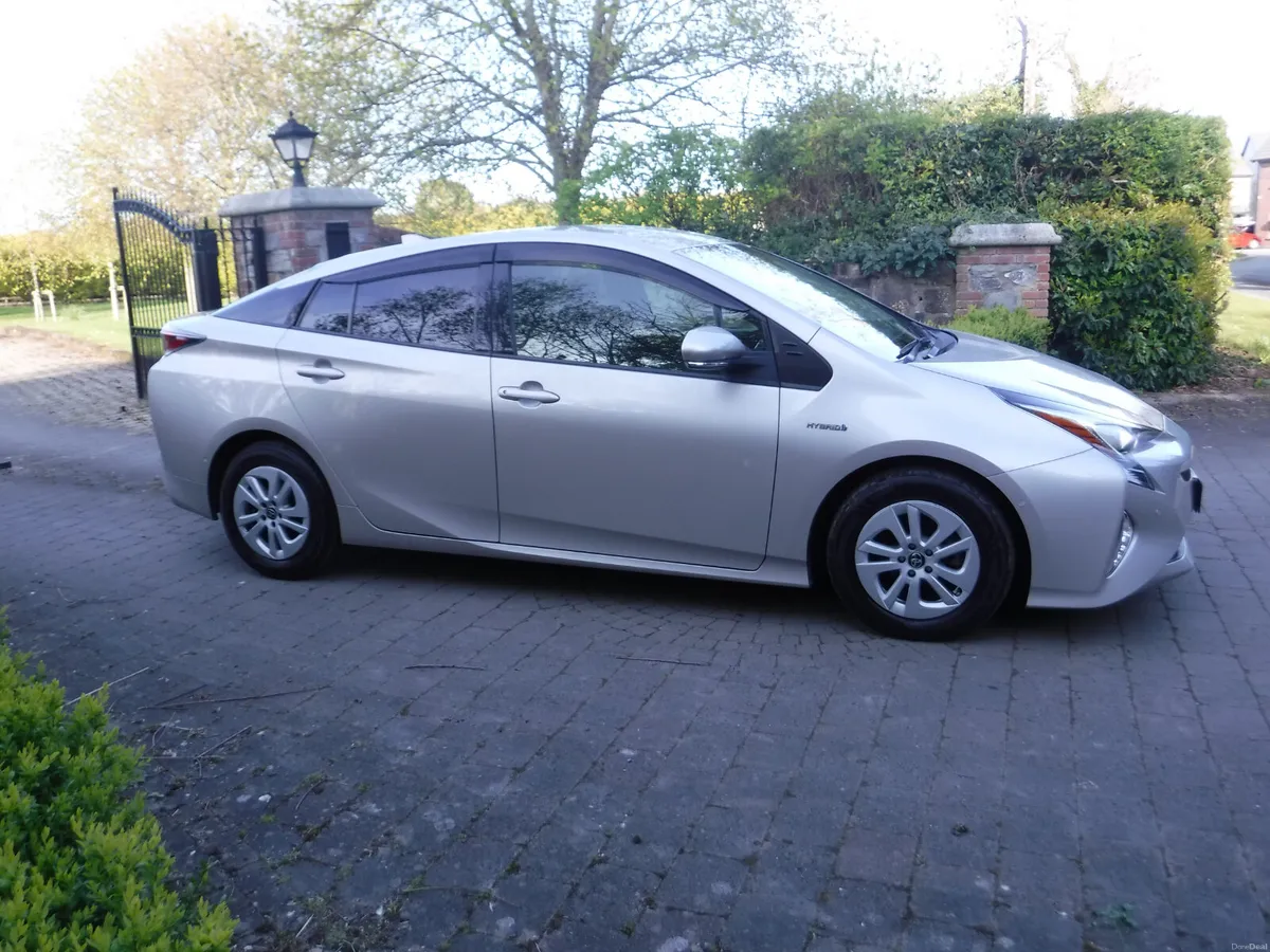 TOYOTA PRIUS 1.8 AUTO HYBRID MINT CONDITION - Image 2