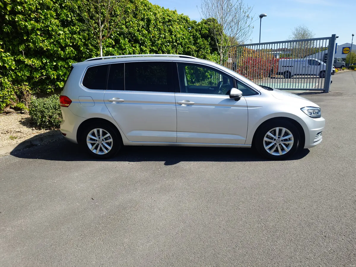 Volkswagen Touran 7 seater - Image 4