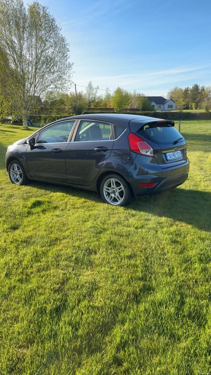Ford fiesta - Image 4