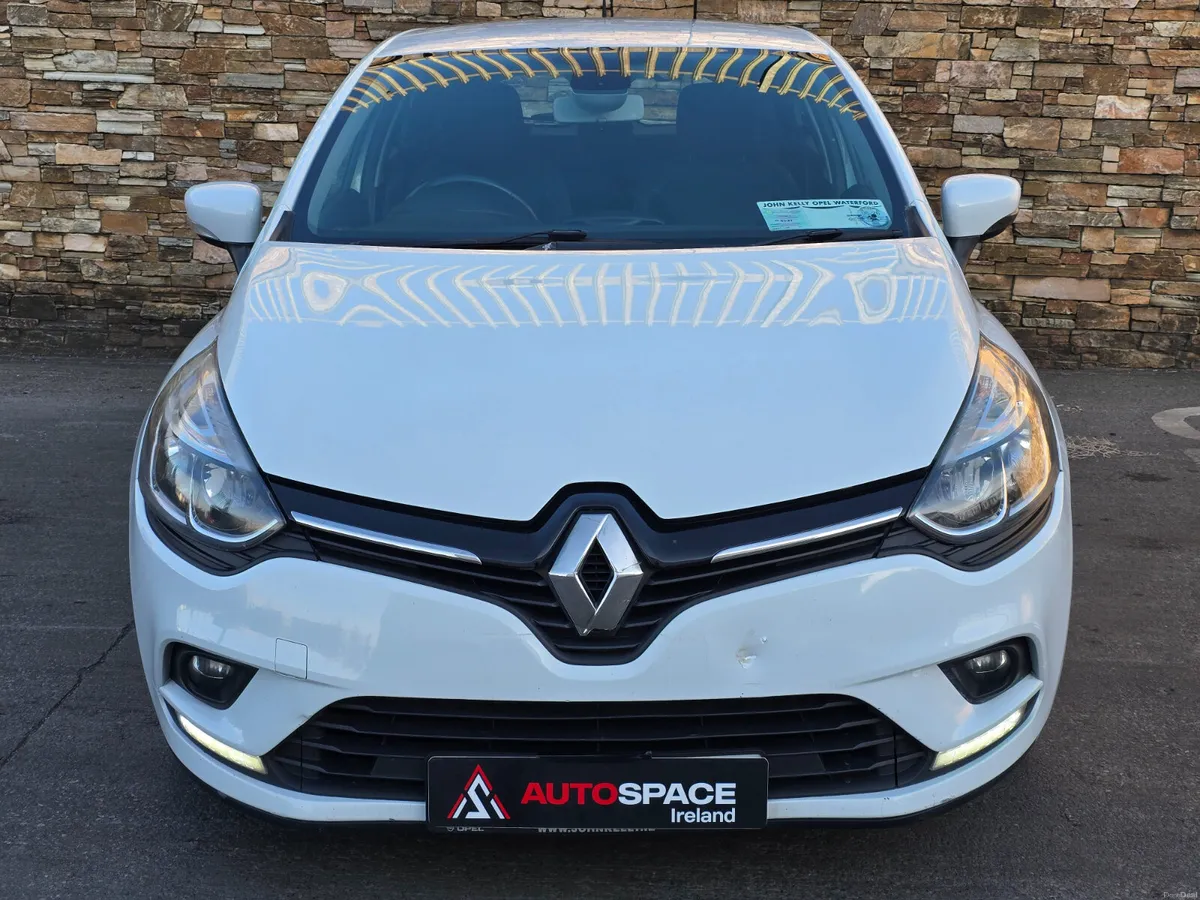 171 Renault Clio  1.1 Petrol Manual - Image 3