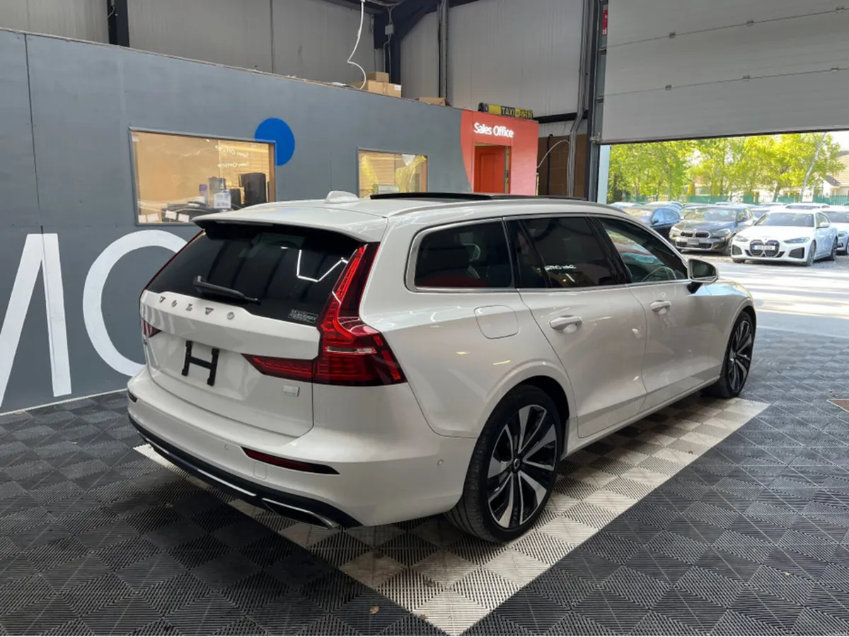 Volvo V60 2021 VOLVO V60 RECHARGE PLUG-IN T6 2.0 A - Image 2