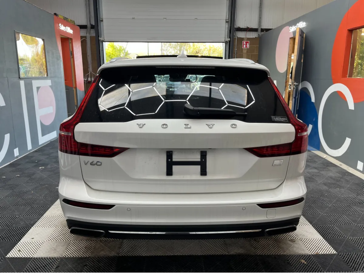 Volvo V60 2021 VOLVO V60 RECHARGE PLUG-IN T6 2.0 A - Image 3