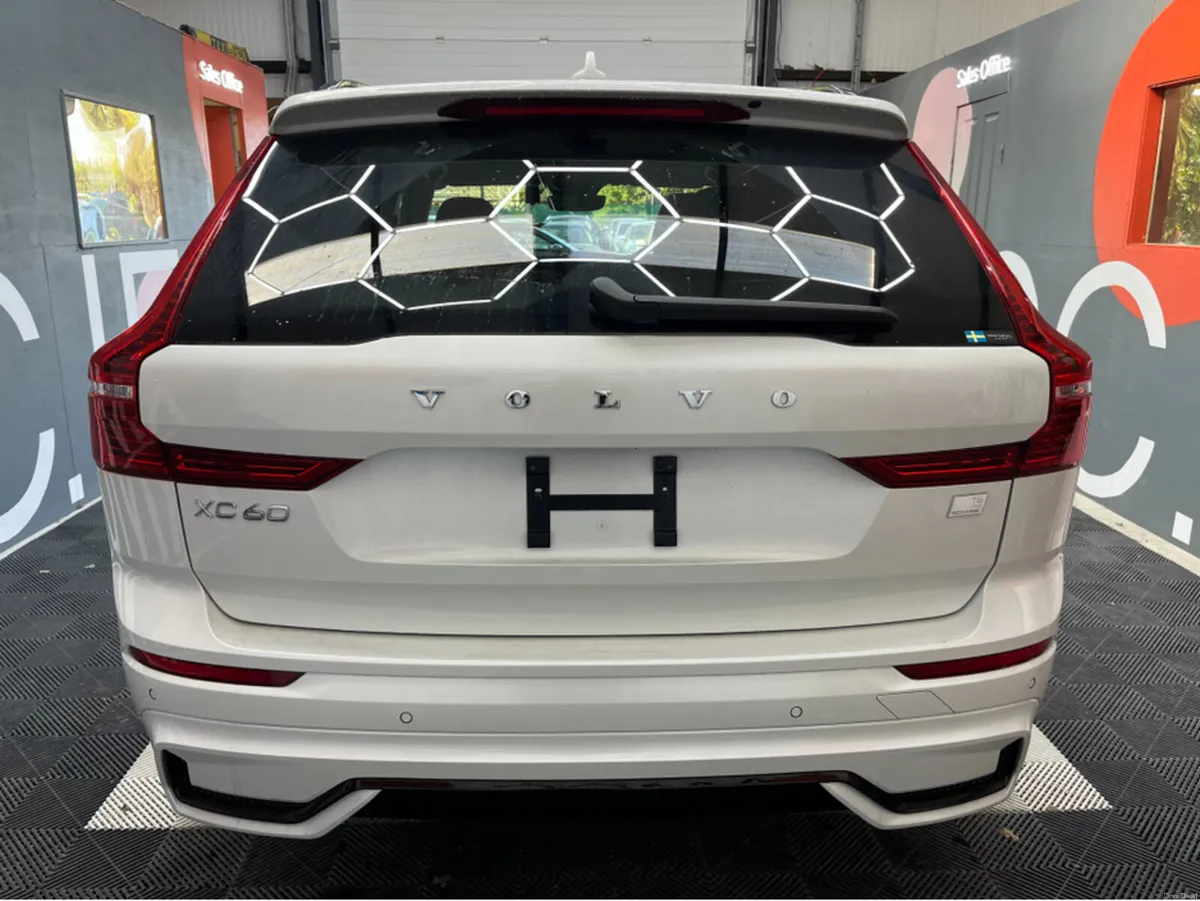 Volvo XC60 2023 VOLVO XC60 RECHARGE ULTIMATE T6 2. - Image 3