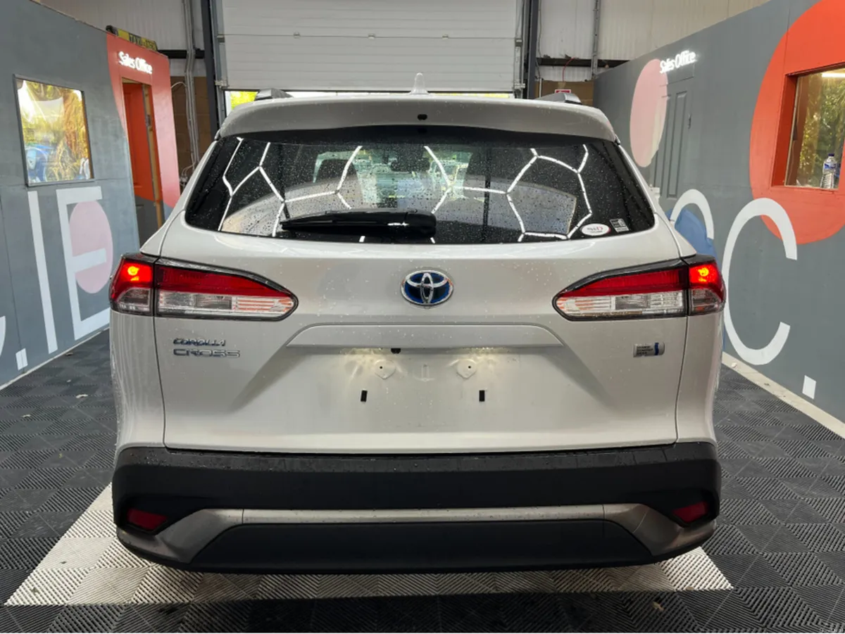 Toyota Corolla Cross €29950 2023 TOYOTA COROLLA CR - Image 3