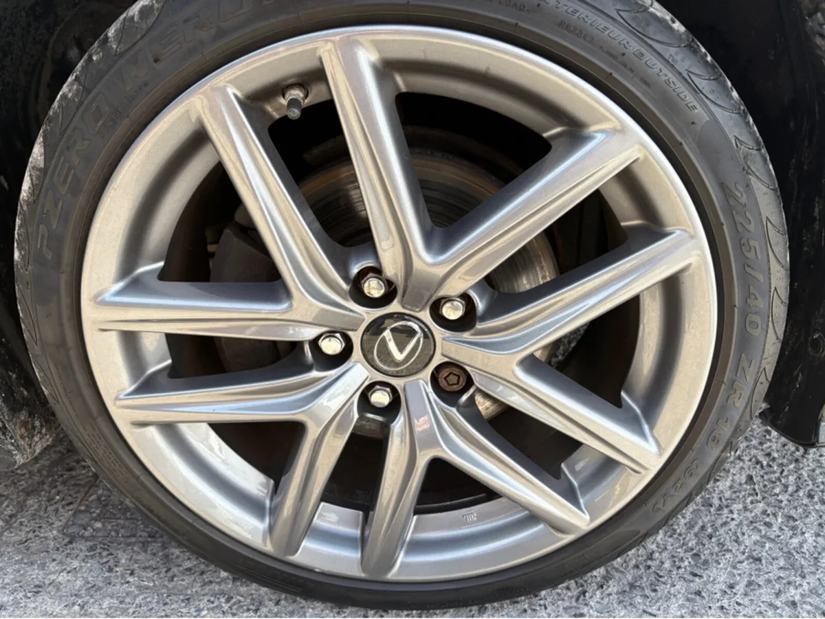 Lexus IS 300 H F SPORT E-CVT 4DR AUTO 2.5 - Image 2