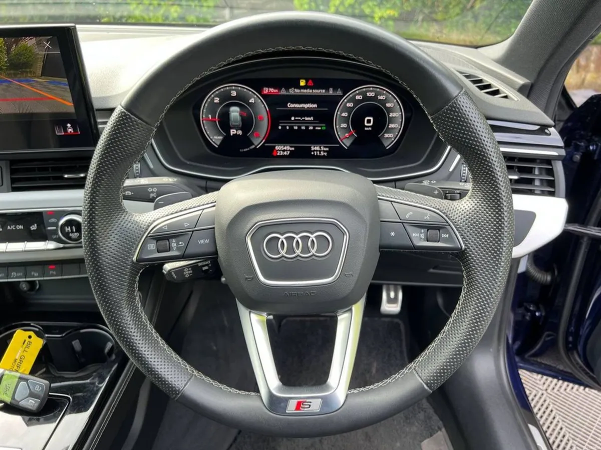 Audi A4 S-LINE AVANT 2.0 TDI // DIAMOND CUT ALLOYS - Image 4