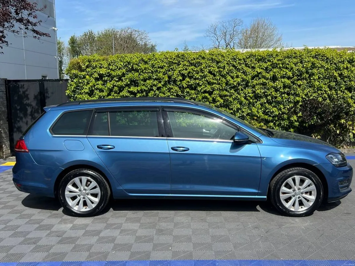 Volkswagen Golf COMFORTLINE VARIANT 1.2 TSI // FUL - Image 2