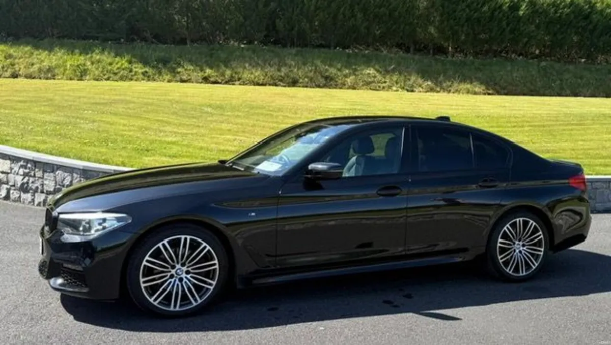 BMW 5-Series 2019  M-SPORT - Image 3