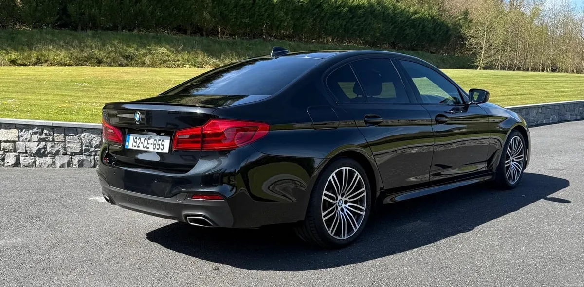 BMW 5-Series 2019  M-SPORT - Image 4