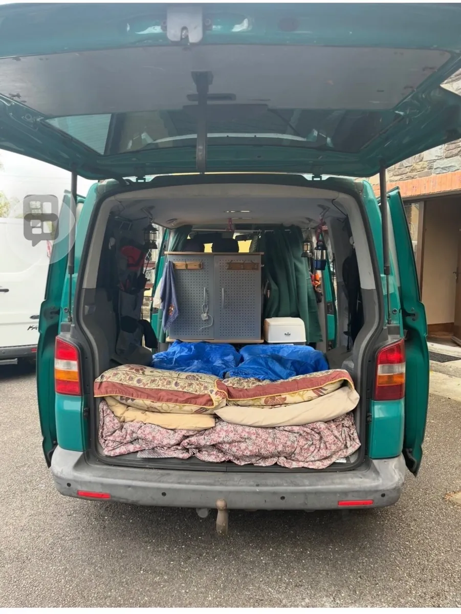 Volkswagen Transporter Shuttle  2006 9 seats - Image 3