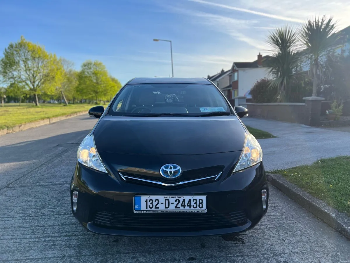 Toyota Prius 1.8 hybrid (VERY LOW MILEAGE) - Image 3