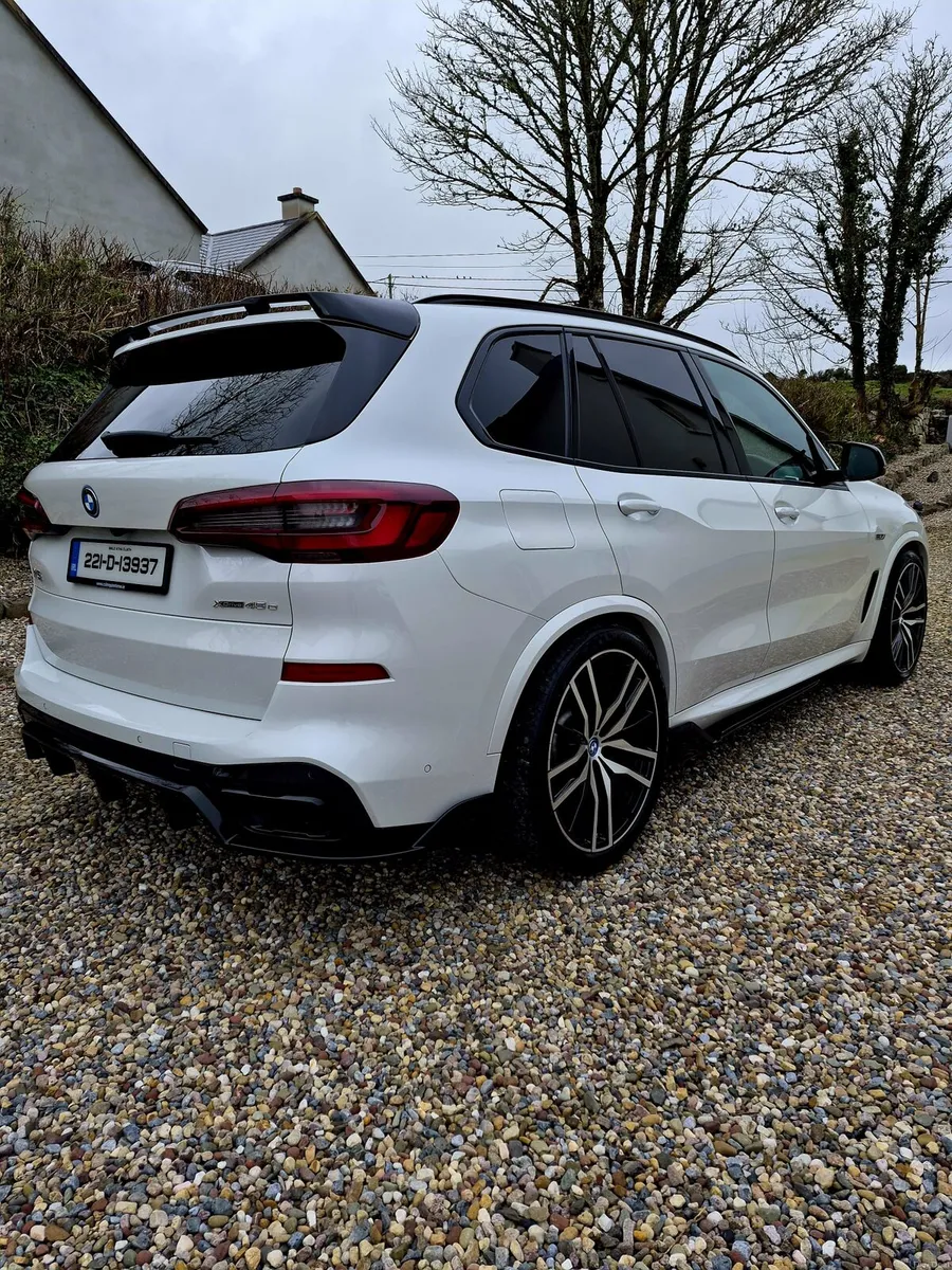 2022 BMW X5 45E  M SPORT X DRIVE. - Image 4