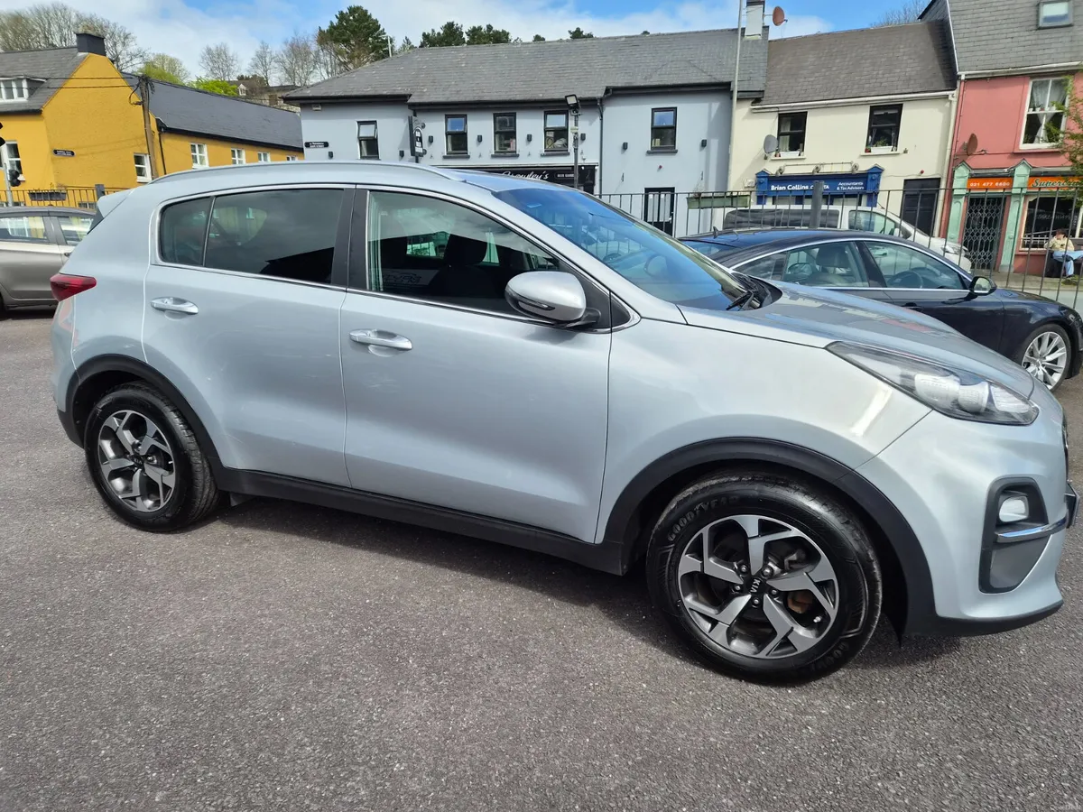 212 Kia Sportage 2 CRDI ISG MHEV, Immaculate, FSH - Image 2