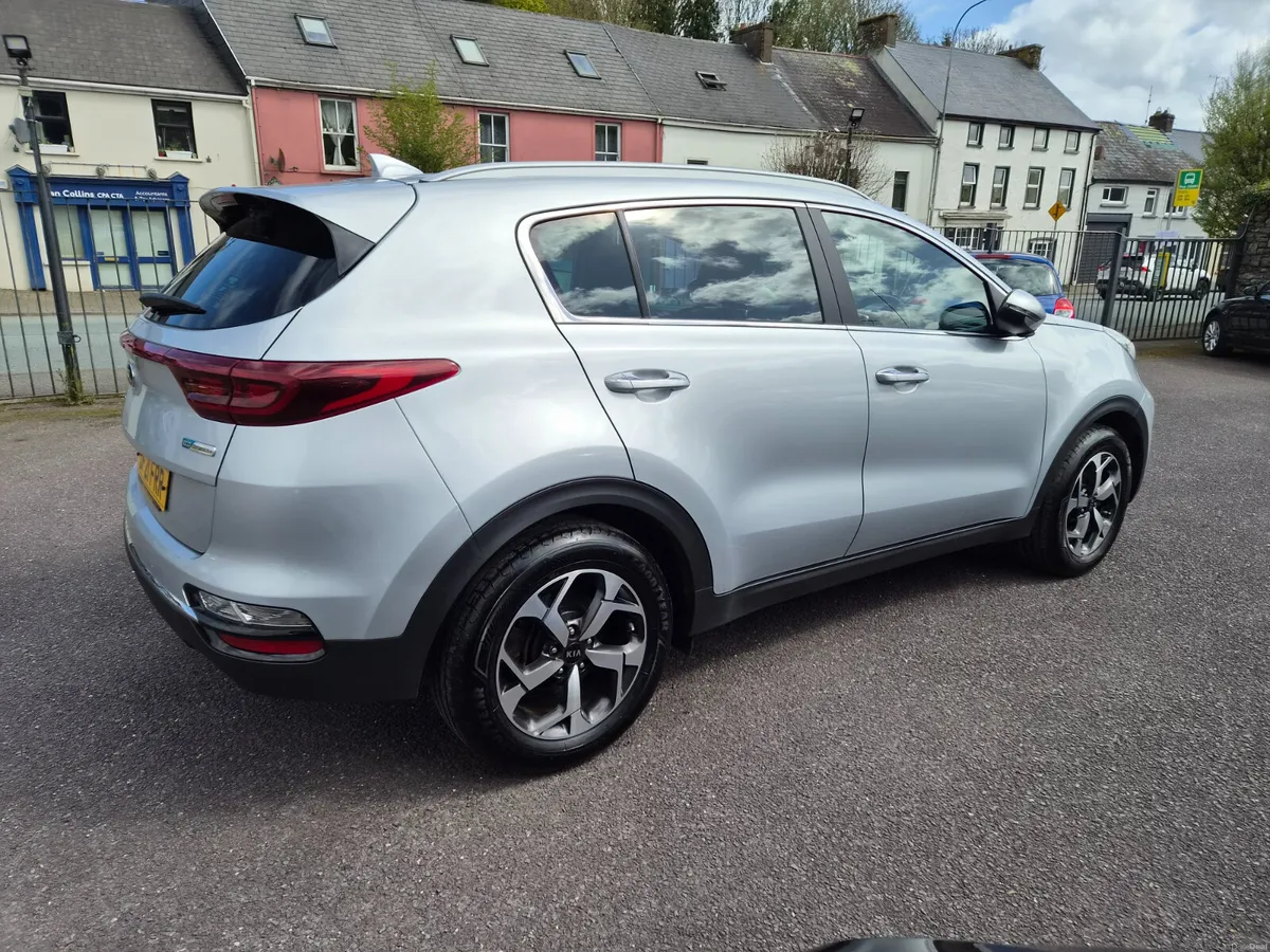 212 Kia Sportage 2 CRDI ISG MHEV, Immaculate, FSH - Image 4