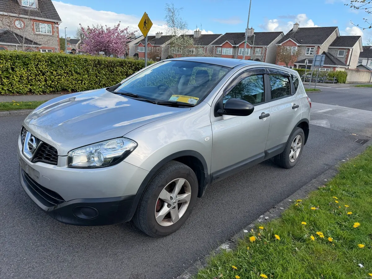 Nissan Qashqai Automatic - Image 4