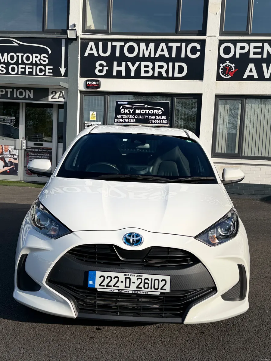 Toyota Yaris 2022 - Image 2