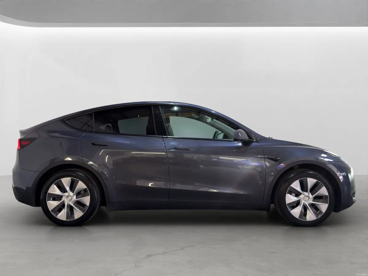 Tesla Model Y RWD 2023 - Image 2