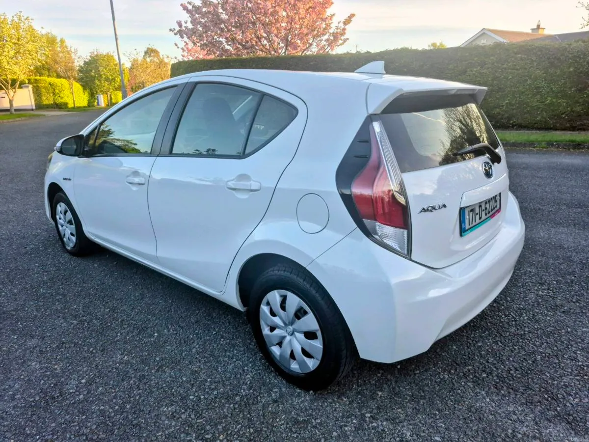 TOYOTA AQUA**AUTOMATIC**PETROL/HYBRID - Image 4
