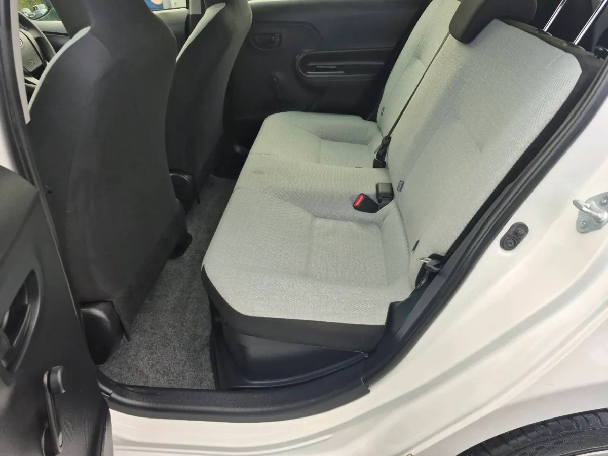 TOYOTA AQUA**AUTOMATIC**PETROL/HYBRID - Image 4