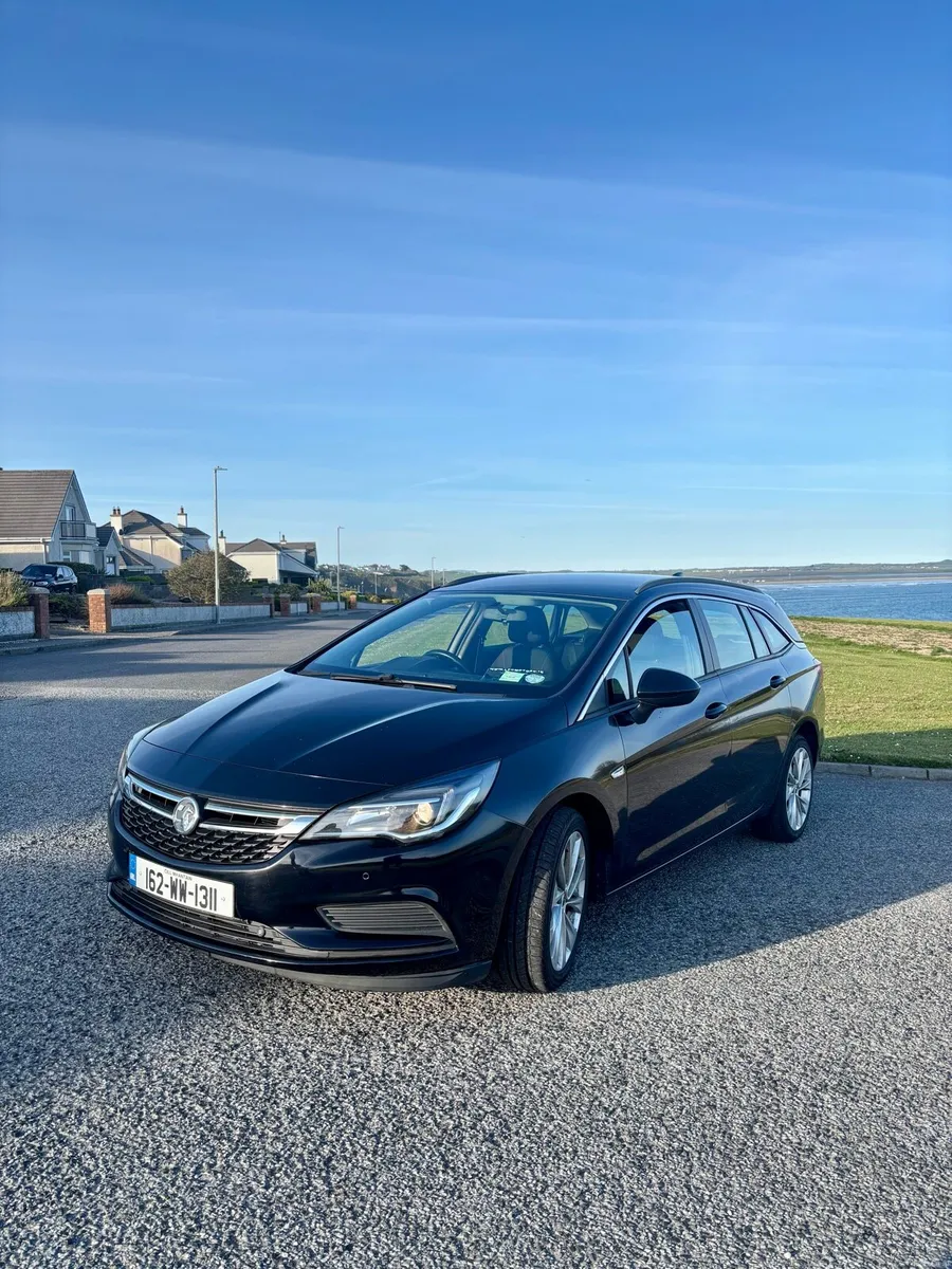 2016 Vauxhall Astra Estate Tech Line - Image 2