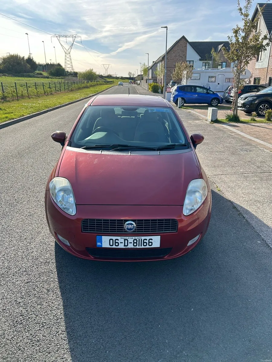 06 FIAT PUNTO 1.2 very low kms €2,950 - Image 2