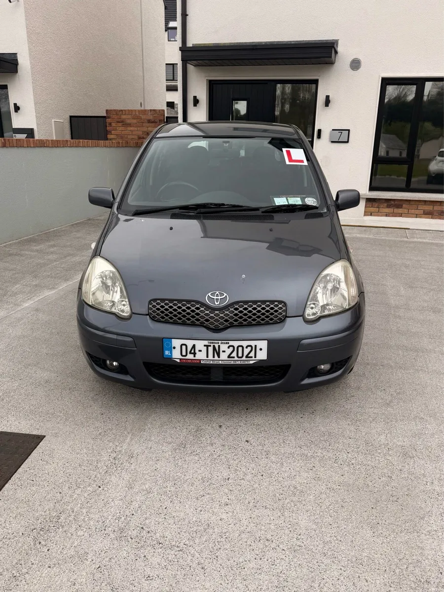 Toyota Yaris - Image 2