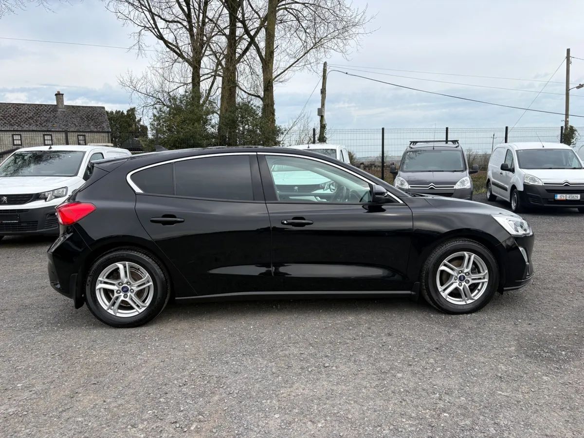 Ford Focus - Image 6
