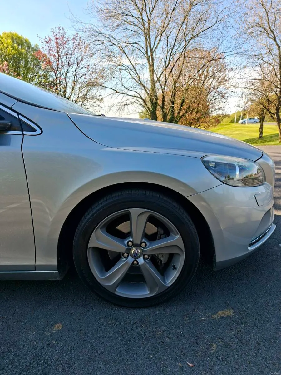Volvo v40 2014 1.6 automatic nct and tax - Image 4