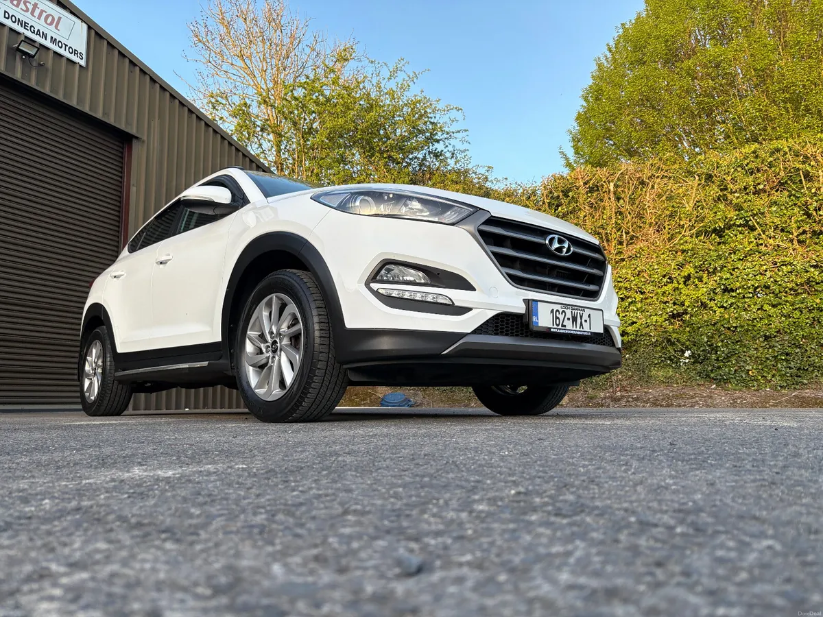 Hyundai Tucson 2016 TOP SPEC 1 OWNER/// SUN ROOF - Image 4