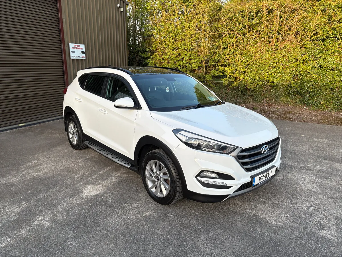 Hyundai Tucson 2016 TOP SPEC 1 OWNER/// SUN ROOF - Image 3