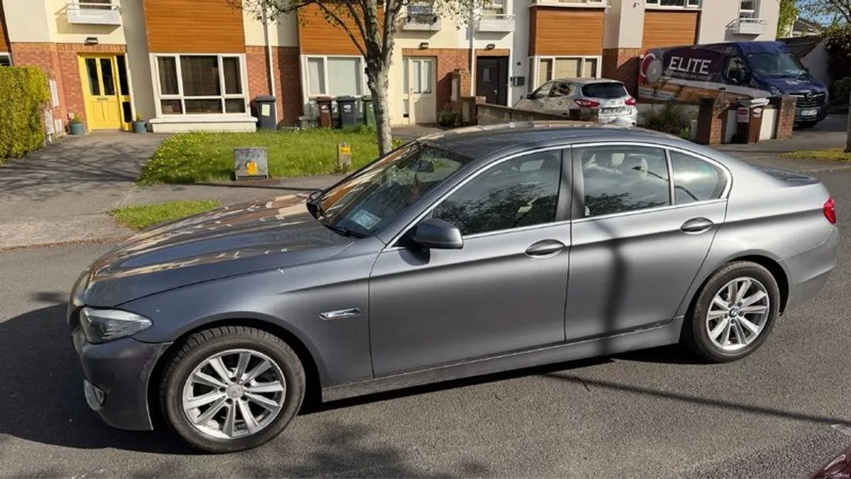 2011 Bmw 5-series - Image 3