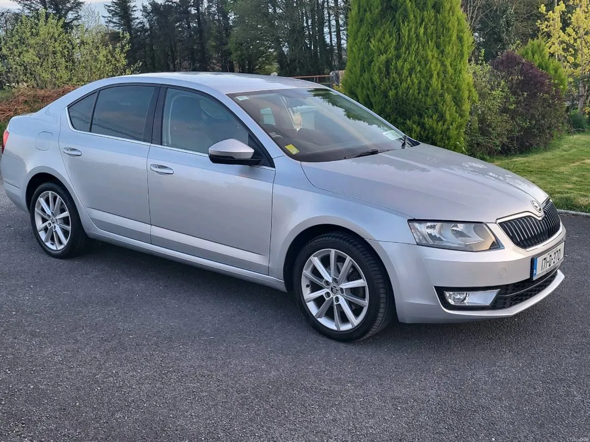 Skoda Octavia **low mileage** - Image 1