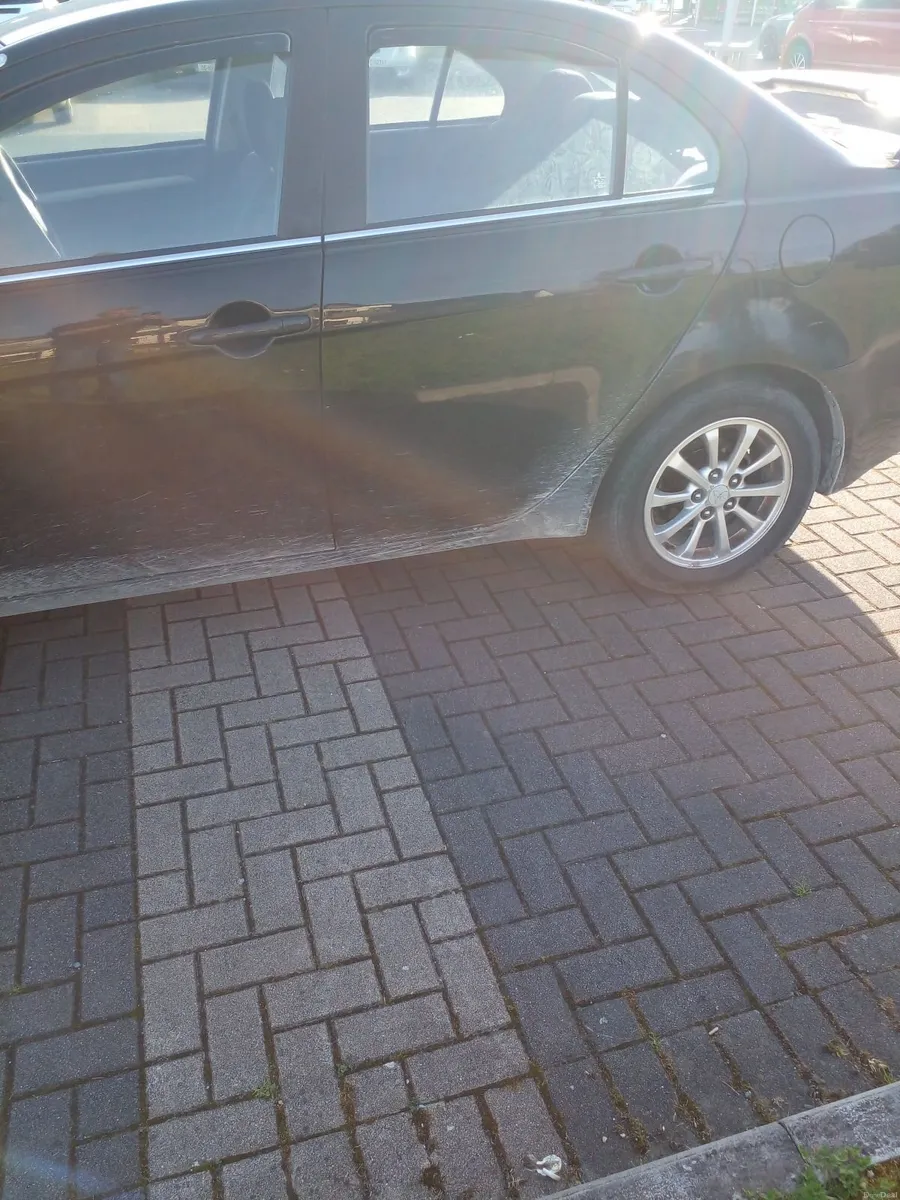 Mitsubishi Lancer 2013 - Image 4