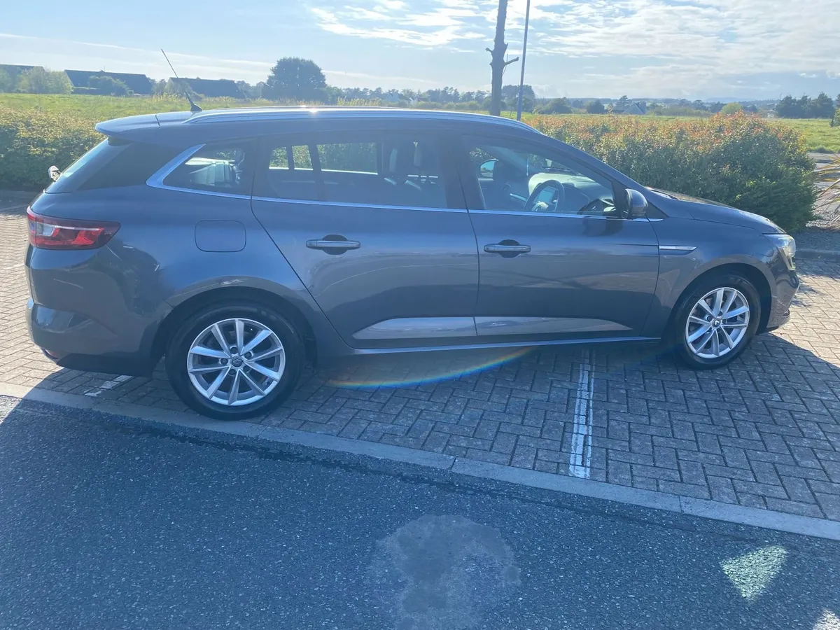 Renault Megane Tourer Dynamique Estate 2018 - Image 3