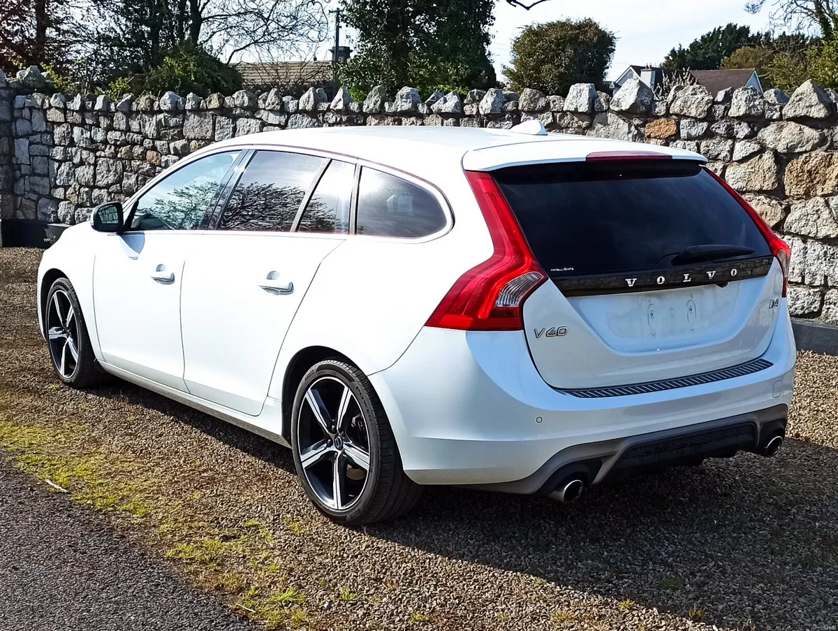 162 Volvo V60 D4 190bhp R-Design Auto - Image 5