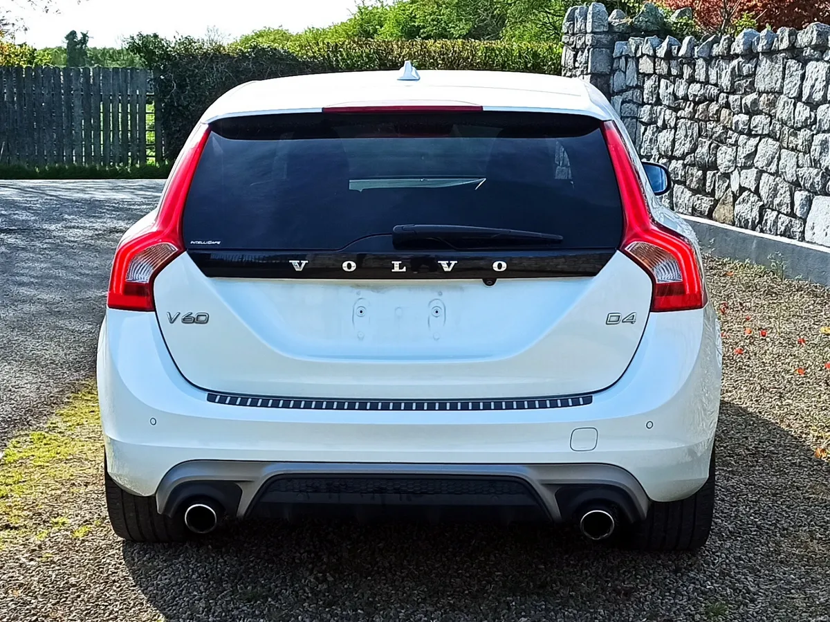 162 Volvo V60 D4 190bhp R-Design Auto - Image 6