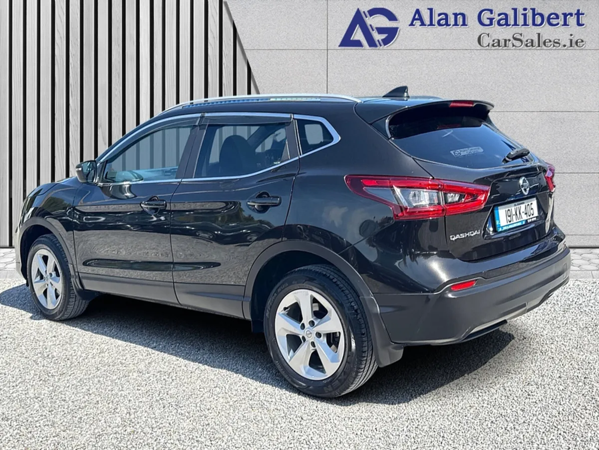 Nissan Qashqai 1.5 SV 18 4DR - Image 2