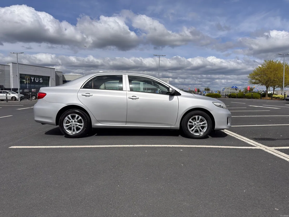 Toyota Corolla 2011 - Image 4