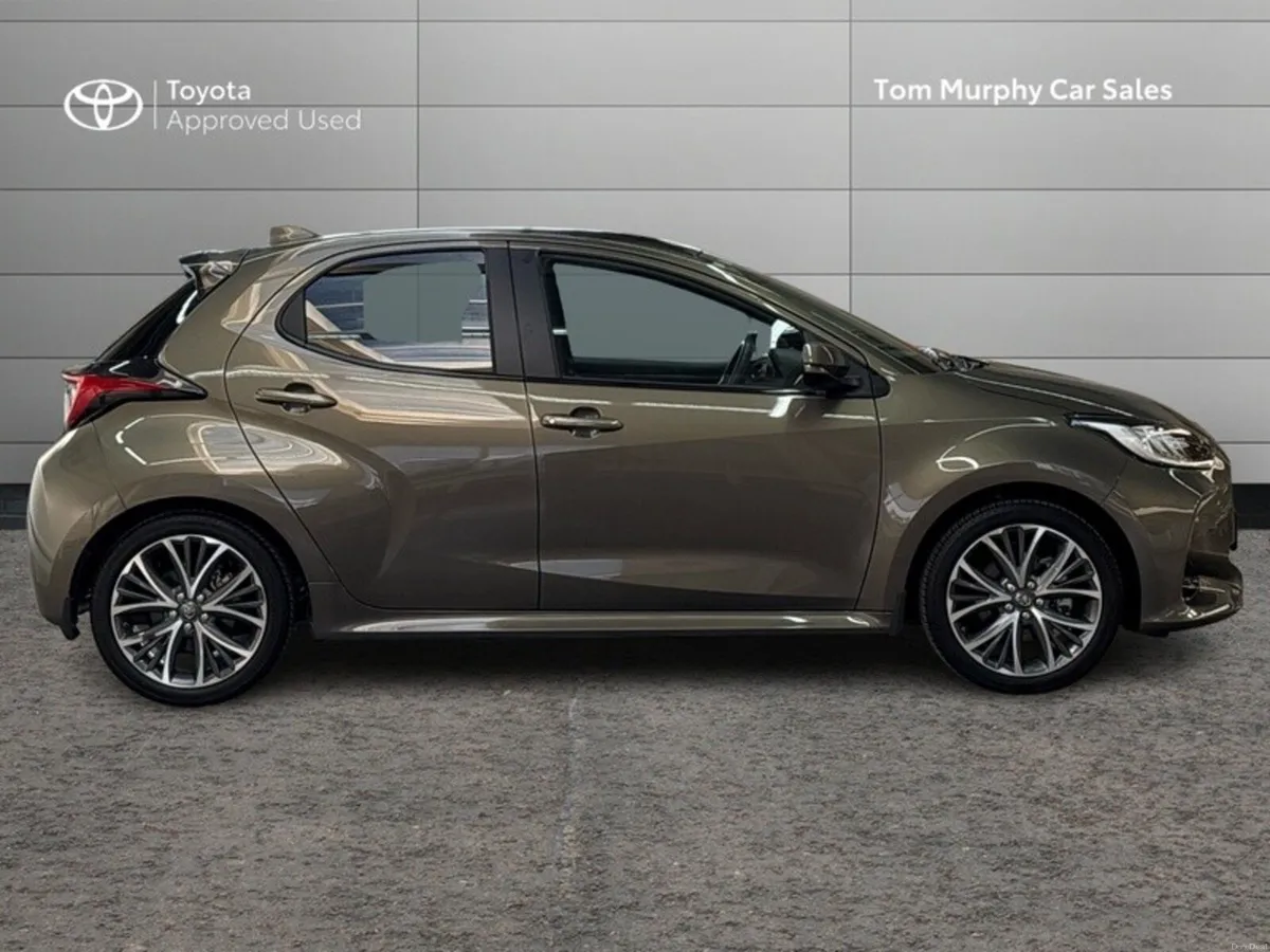 Toyota Yaris YARIS HYBRID PLATINUM - TOP SPEC - CO - Image 3