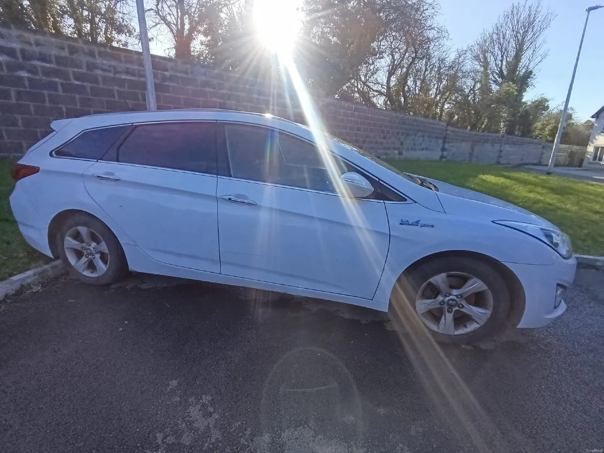 Hyundai i40 2013 - Image 2