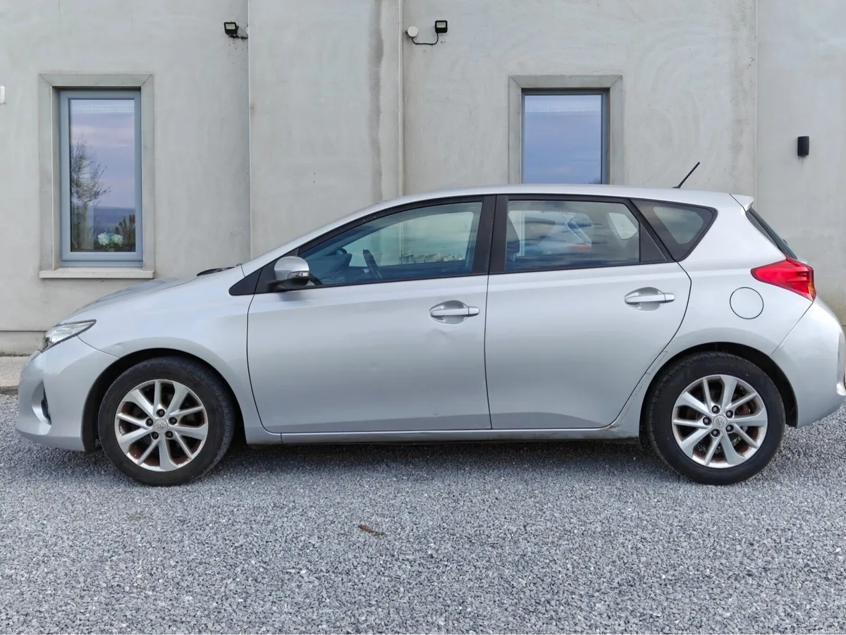 2015 Toyota Auris 1.4 Diesel - Image 5