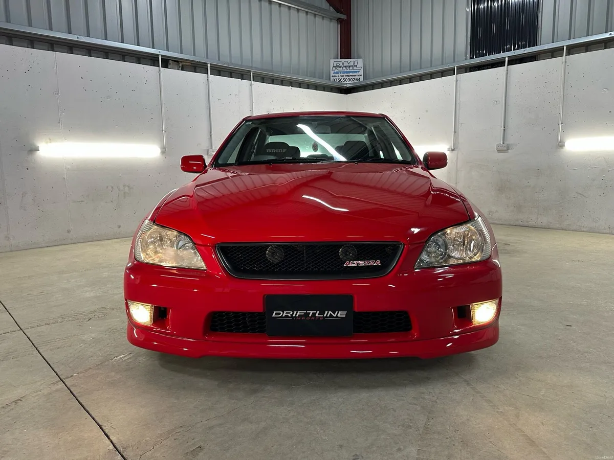 2002 Toyota Altezza RS200 Z Edition - Image 2