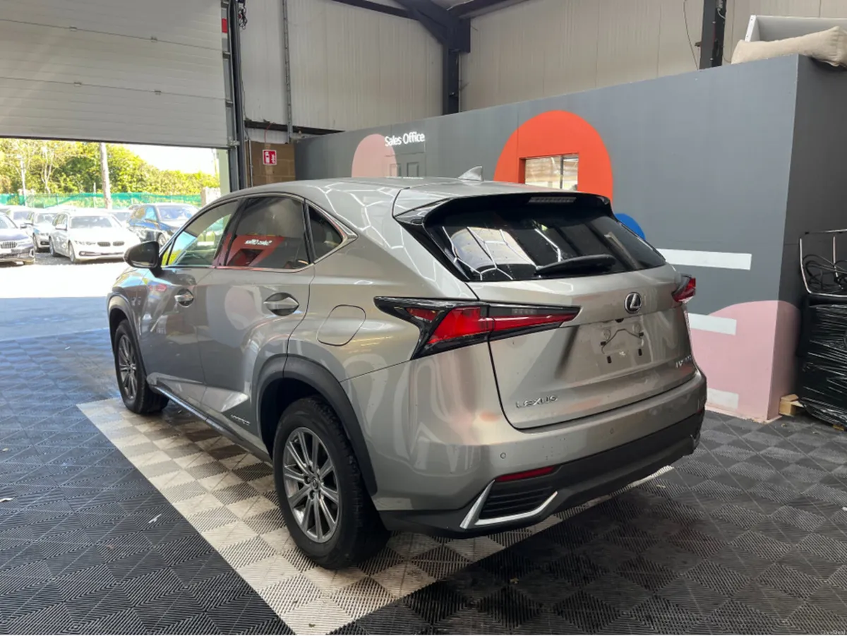 Lexus NX 2019 LEXUS NX300H 2.5 AUTOMATIC / CRUISE - Image 4