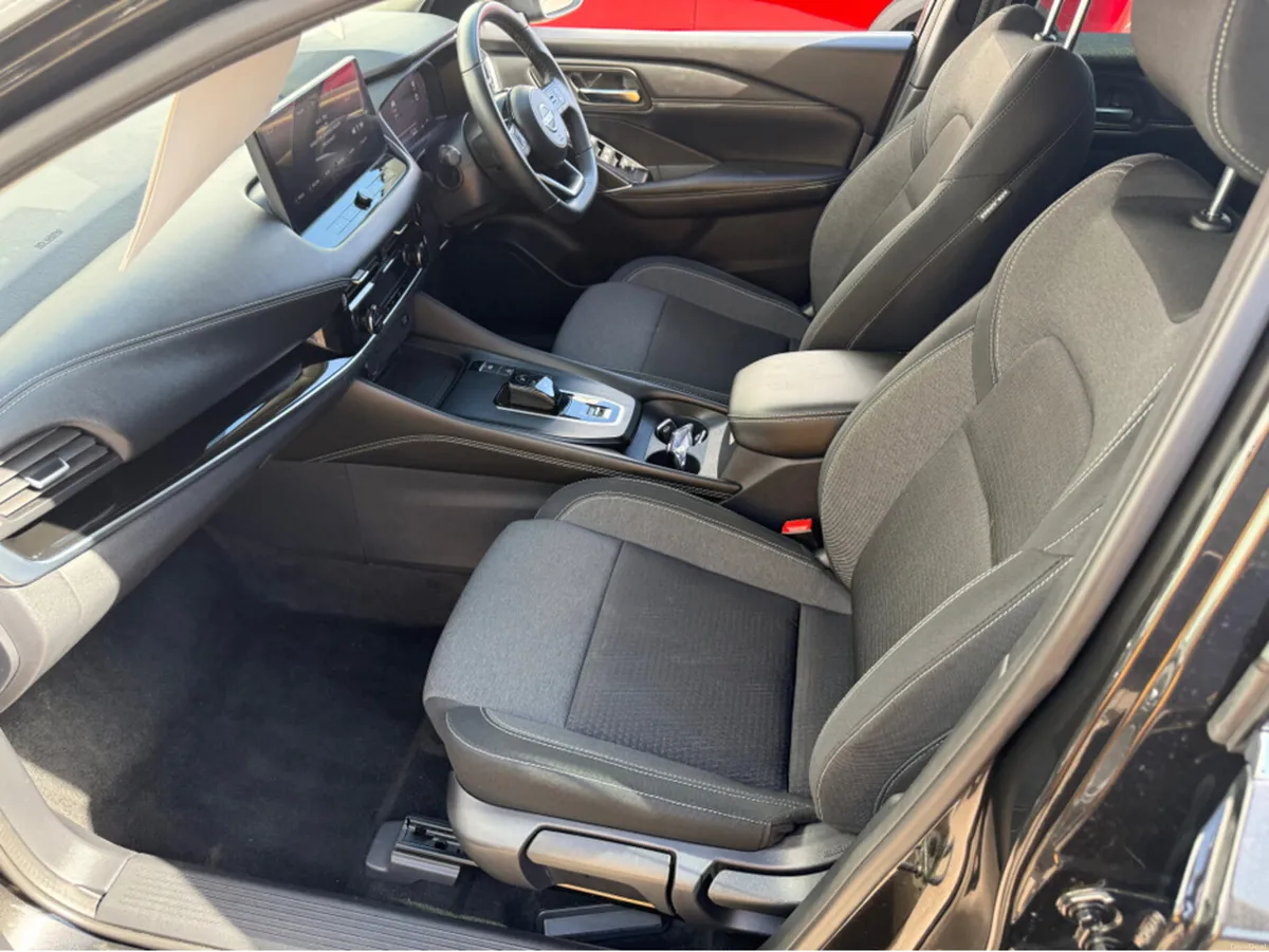 Nissan Qashqai Hybrid Auto SV PREMIUM - Image 4