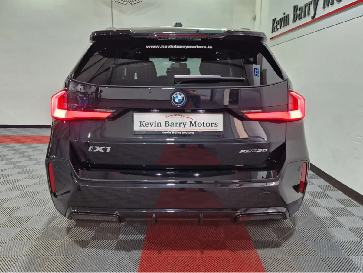 BMW iX1 30 M SPORT (PRO PACK) X-DRIVE AUTOMATIC ** - Image 4