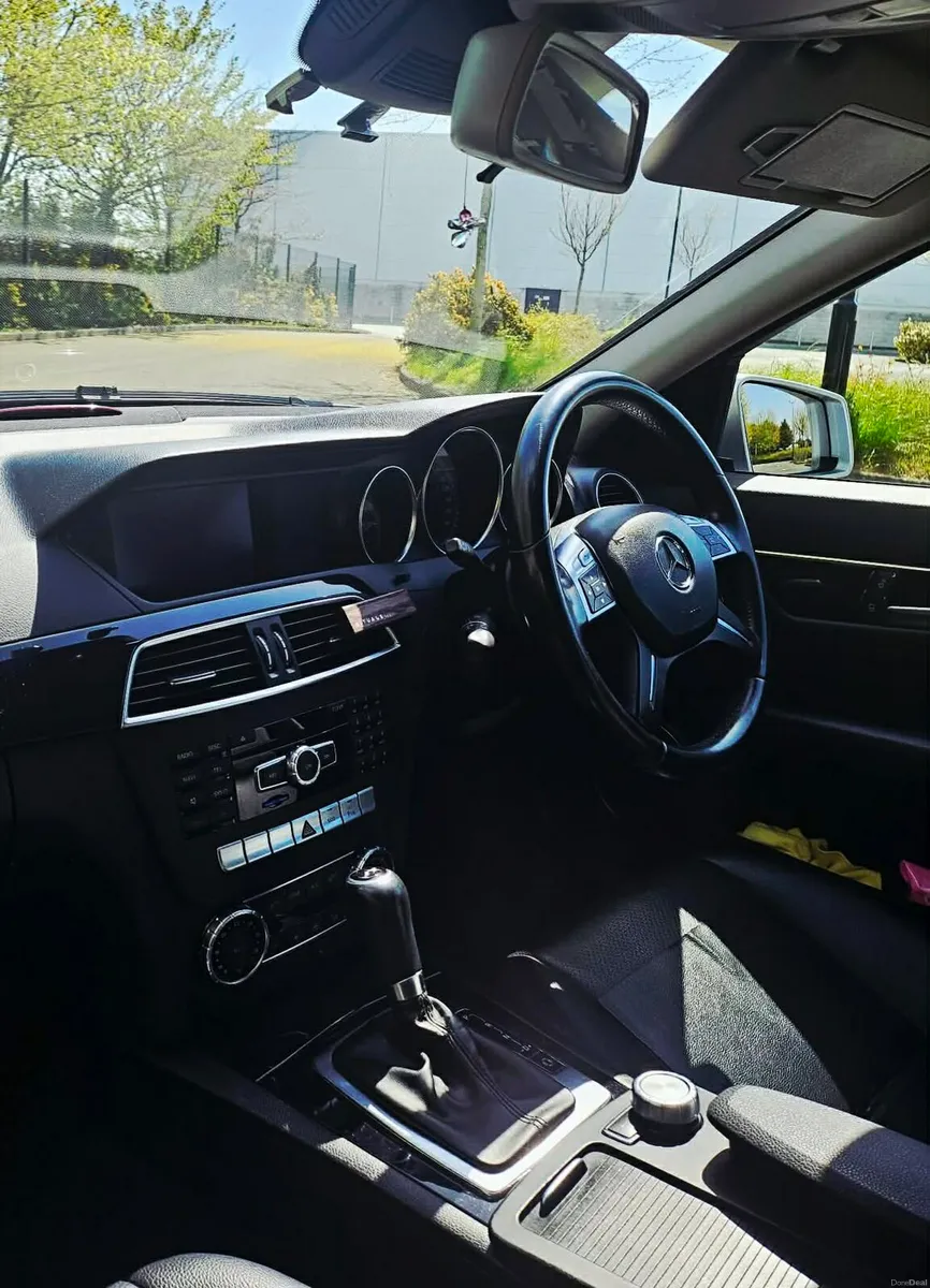 Mercades Benz C-Class C200 2.0L - Image 2
