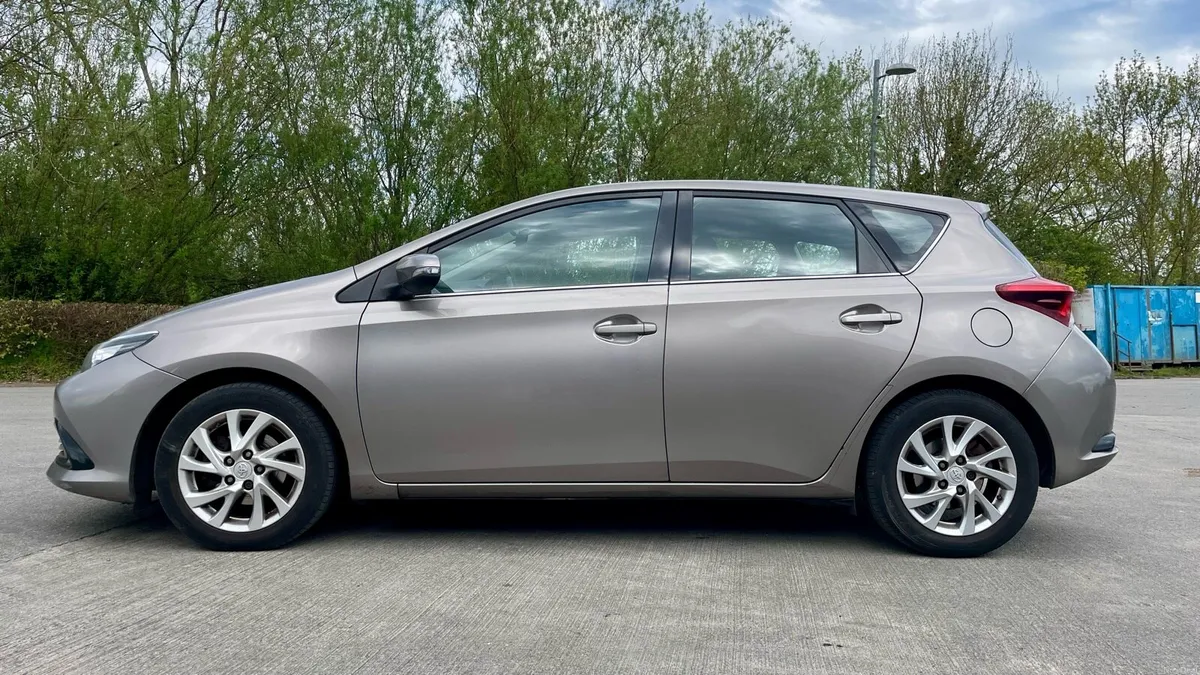 Toyota Auris - Image 3