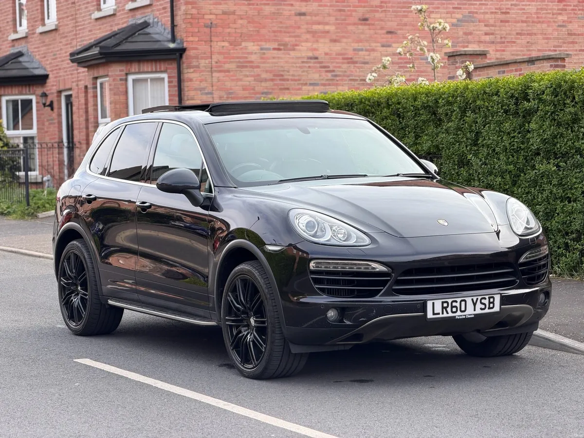 2011 (Facelift) Porsche Cayenne Diesel Tip S - Image 2