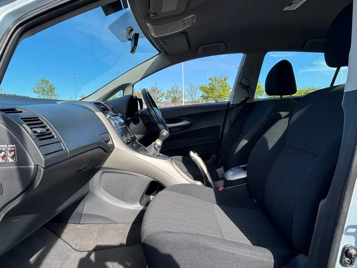 08 TOYOTA AURIS 1.4 LUNA *NEW NCT* LOW KMS - Image 2