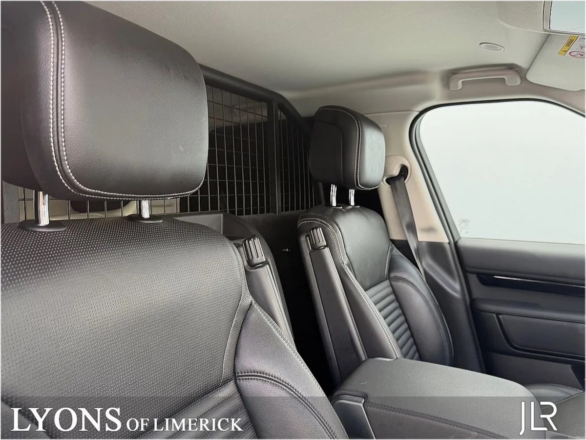 Land Rover Discovery 3.0D SE 2 Seater Commercial S - Image 4